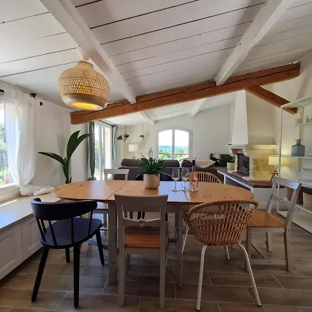 Domaine De La Navicelle Casa de Férias *