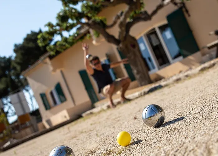 Domaine De La Navicelle * Le Pradet